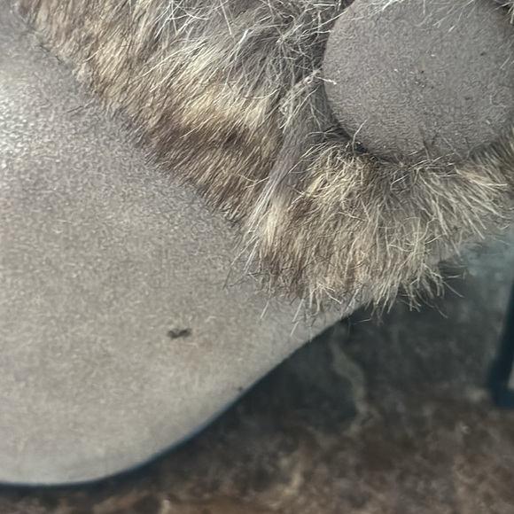 Suede and Faux Fur Booties - Picture 4 of 5